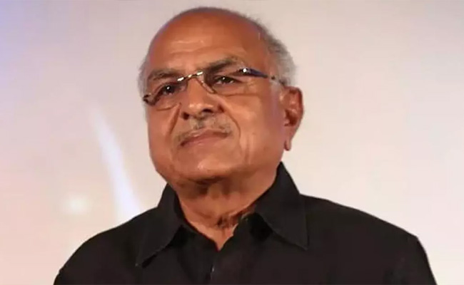 Andhra leaders mourn tragic demise of film producer R B Choudary